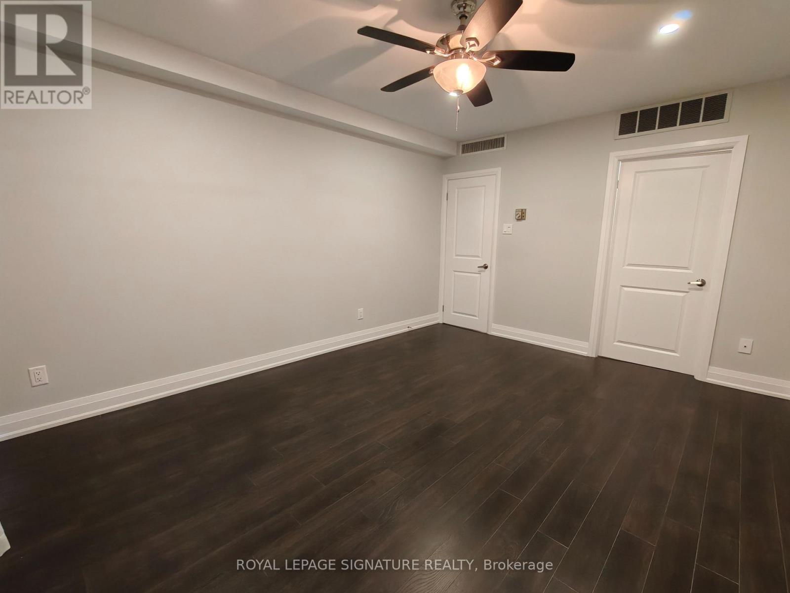 512 - 55 Harbour Square, Toronto, Ontario  M5J 2L1 - Photo 22 - C12991300