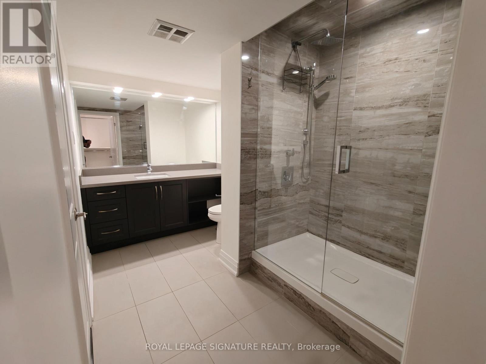 512 - 55 Harbour Square, Toronto, Ontario  M5J 2L1 - Photo 27 - C12991300
