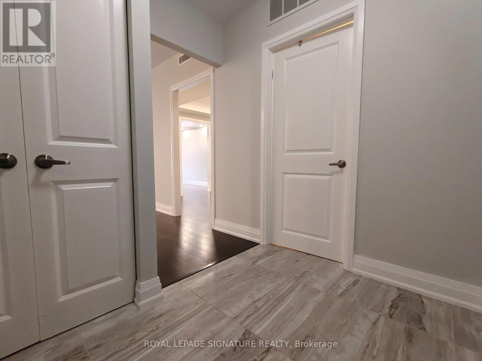 512 - 55 Harbour Square, Toronto, Ontario  M5J 2L1 - Photo 6 - C12991300