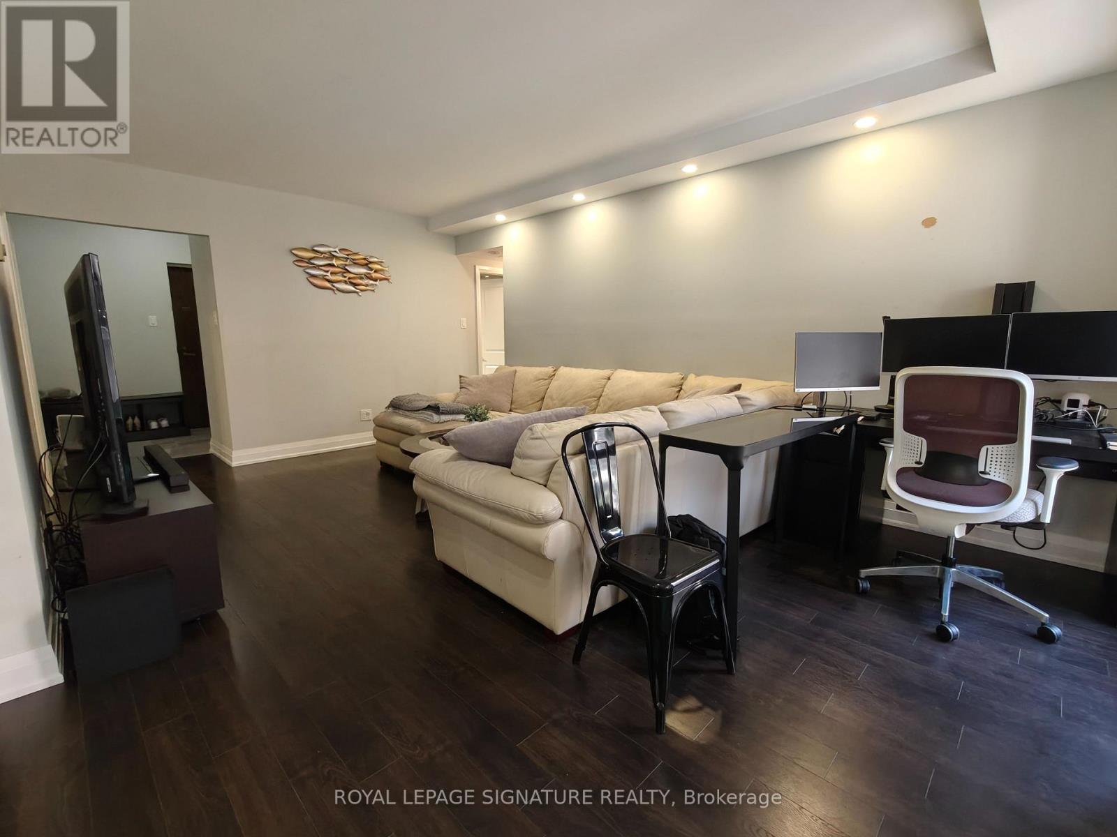 512 - 55 Harbour Square, Toronto, Ontario  M5J 2L1 - Photo 9 - C12991300