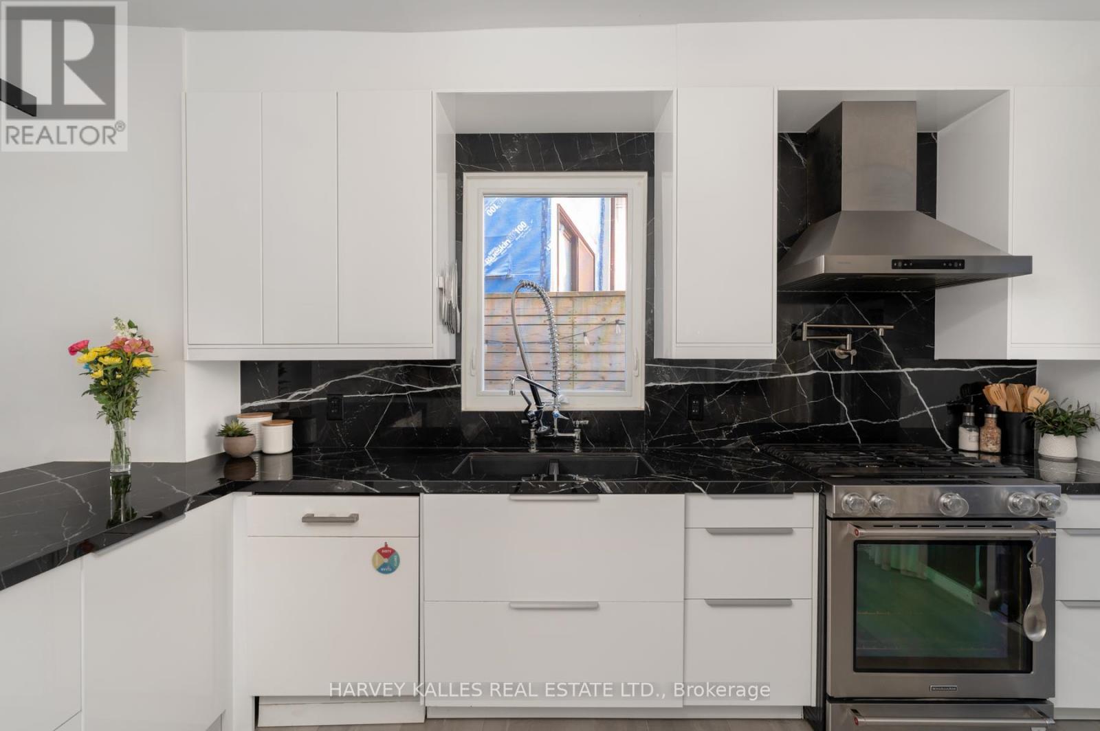 281 Lisgar Street, Toronto, Ontario M6J 3H1 - Photo 11 - C12991316