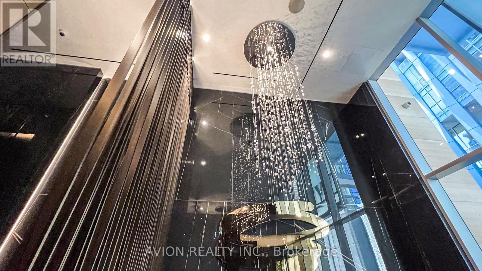 5609 - 11 Yorkville Avenue, Toronto, Ontario  M4W 0B7 - Photo 2 - C12991360