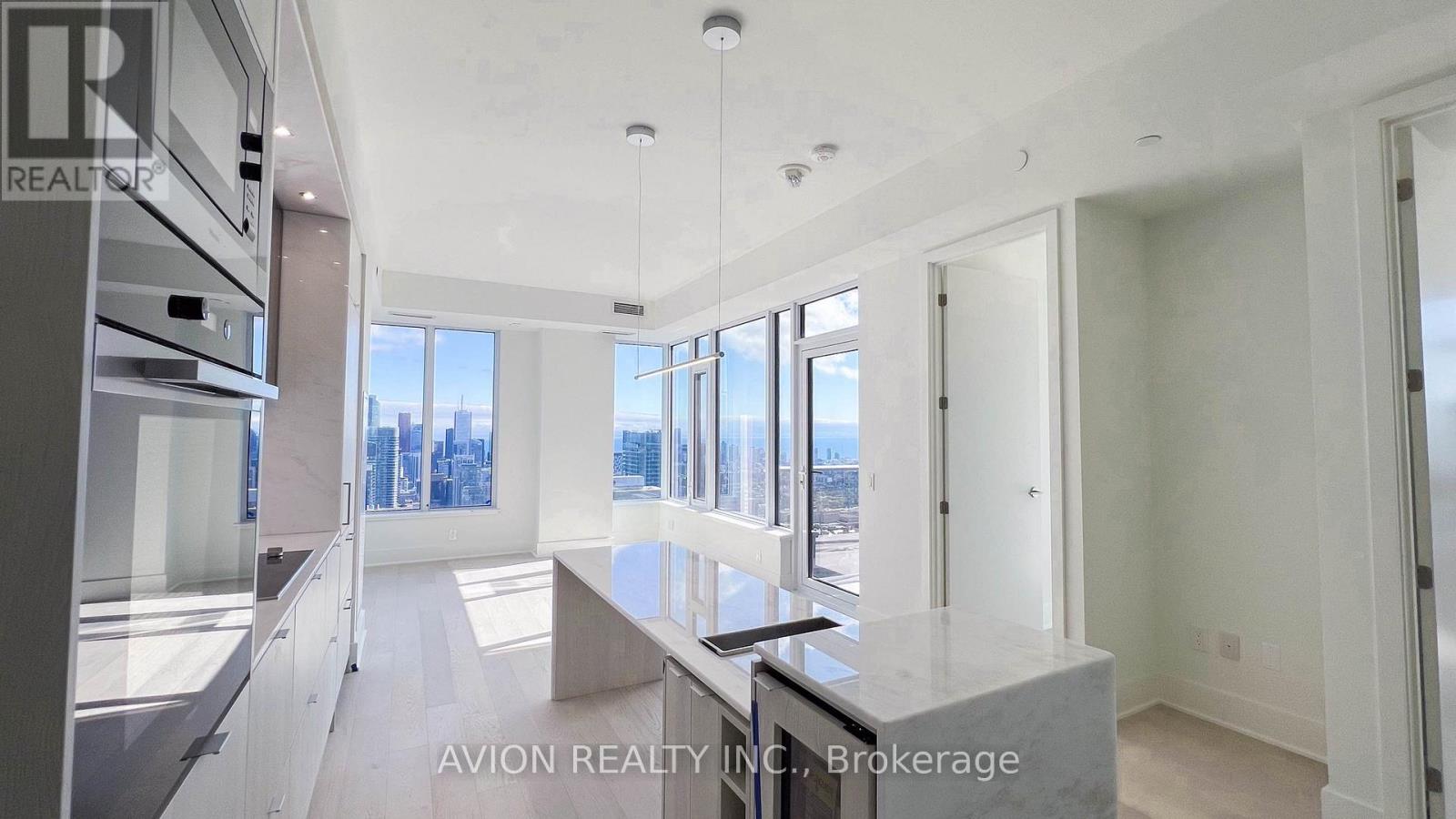 5609 - 11 Yorkville Avenue, Toronto, Ontario  M4W 0B7 - Photo 6 - C12991360