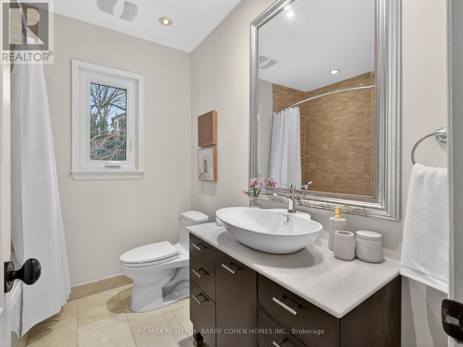 612 Vesta Drive, Toronto, Ontario  M5N 1H9 - Photo 19 - C12991426