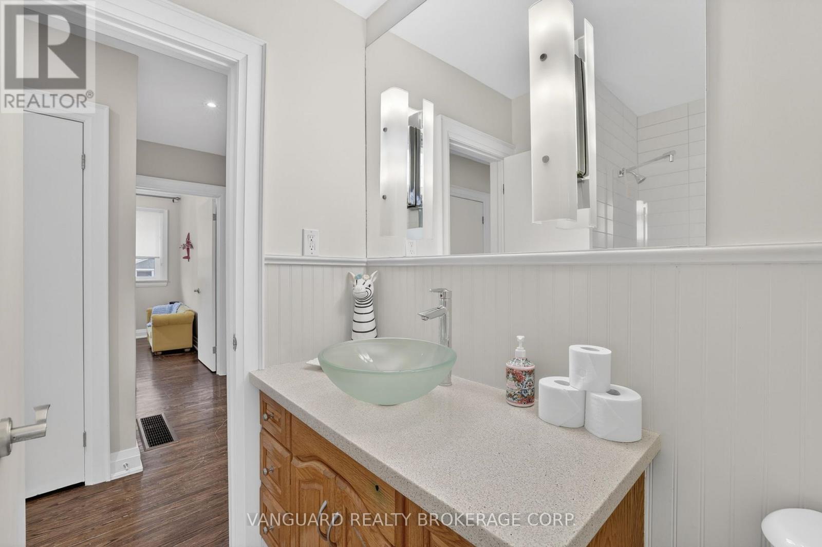 142 Beechwood Crescent, Newmarket, Ontario  L3Y 1W3 - Photo 13 - N12978972