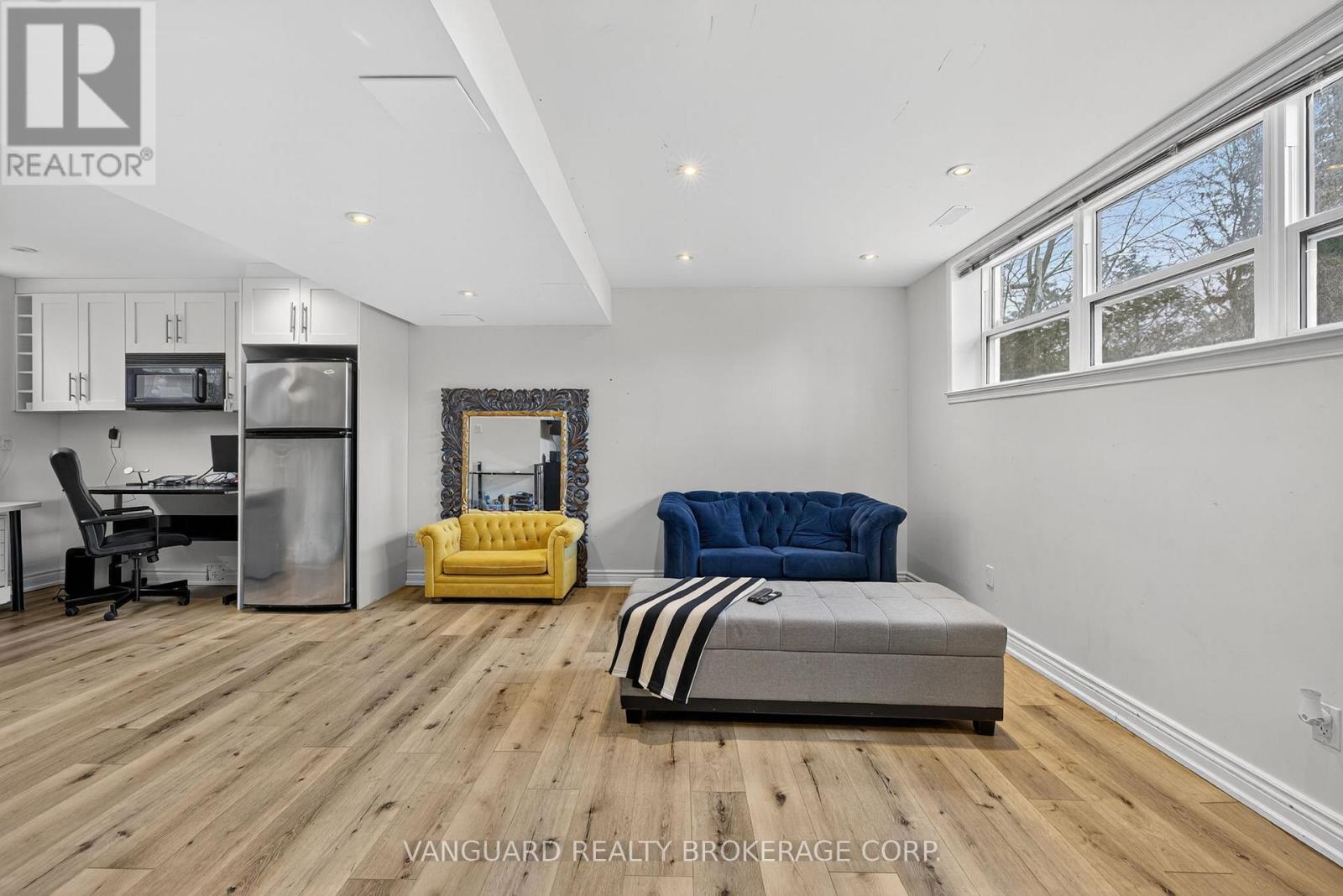 142 Beechwood Crescent, Newmarket, Ontario  L3Y 1W3 - Photo 17 - N12978972