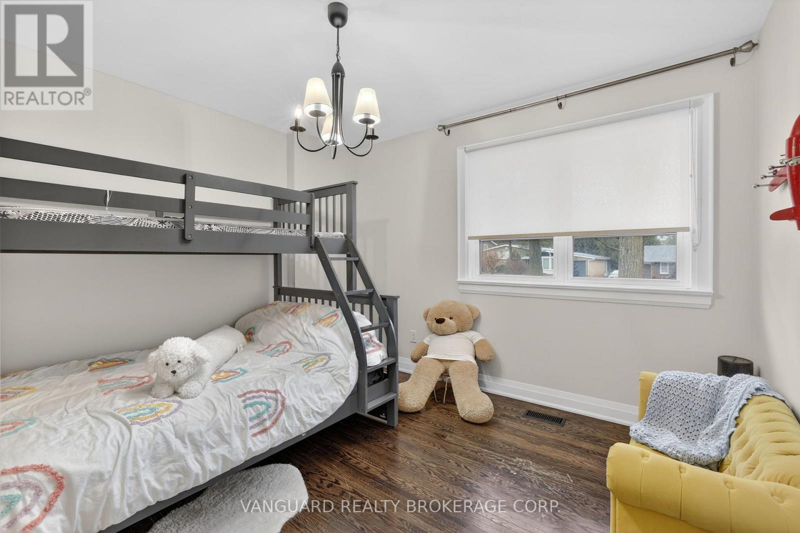 142 Beechwood Crescent, Newmarket, Ontario  L3Y 1W3 - Photo 10 - N12978972