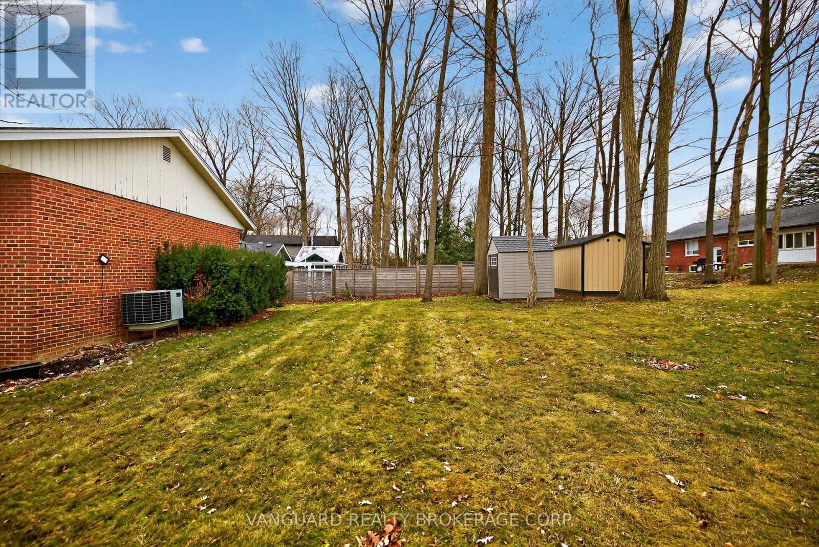 142 Beechwood Crescent, Newmarket, Ontario  L3Y 1W3 - Photo 19 - N12978972