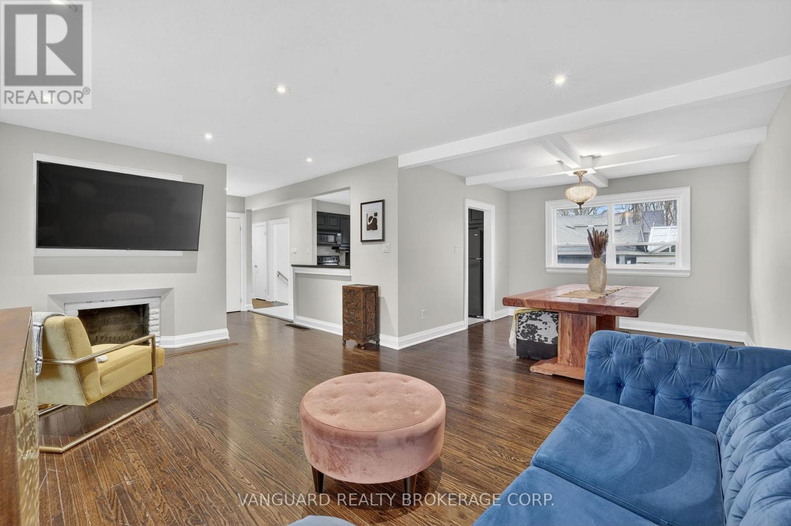 142 Beechwood Crescent, Newmarket, Ontario  L3Y 1W3 - Photo 6 - N12978972