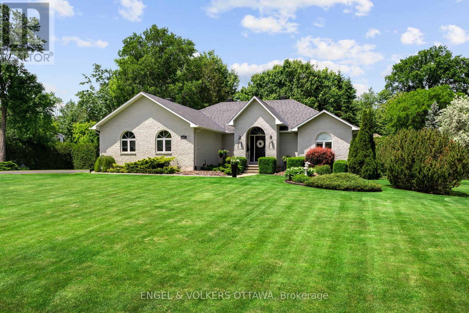 1591 STEPHANIE ANNE DRIVE, Ottawa, Ontario