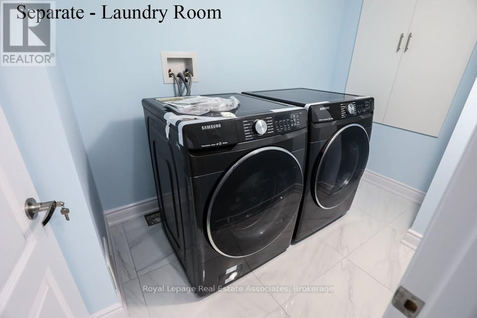 212 Niagara Trail, Halton Hills, Ontario  L7G 0H9 - Photo 49 - W12807296