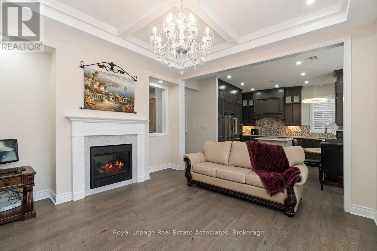 212 Niagara Trail, Halton Hills, Ontario  L7G 0H9 - Photo 9 - W12807296