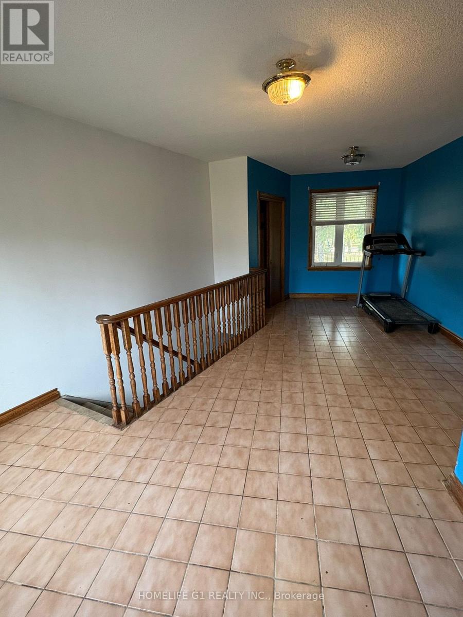 8 Rosegarden Drive, Brampton, Ontario  L6P 0E6 - Photo 15 - W12962066