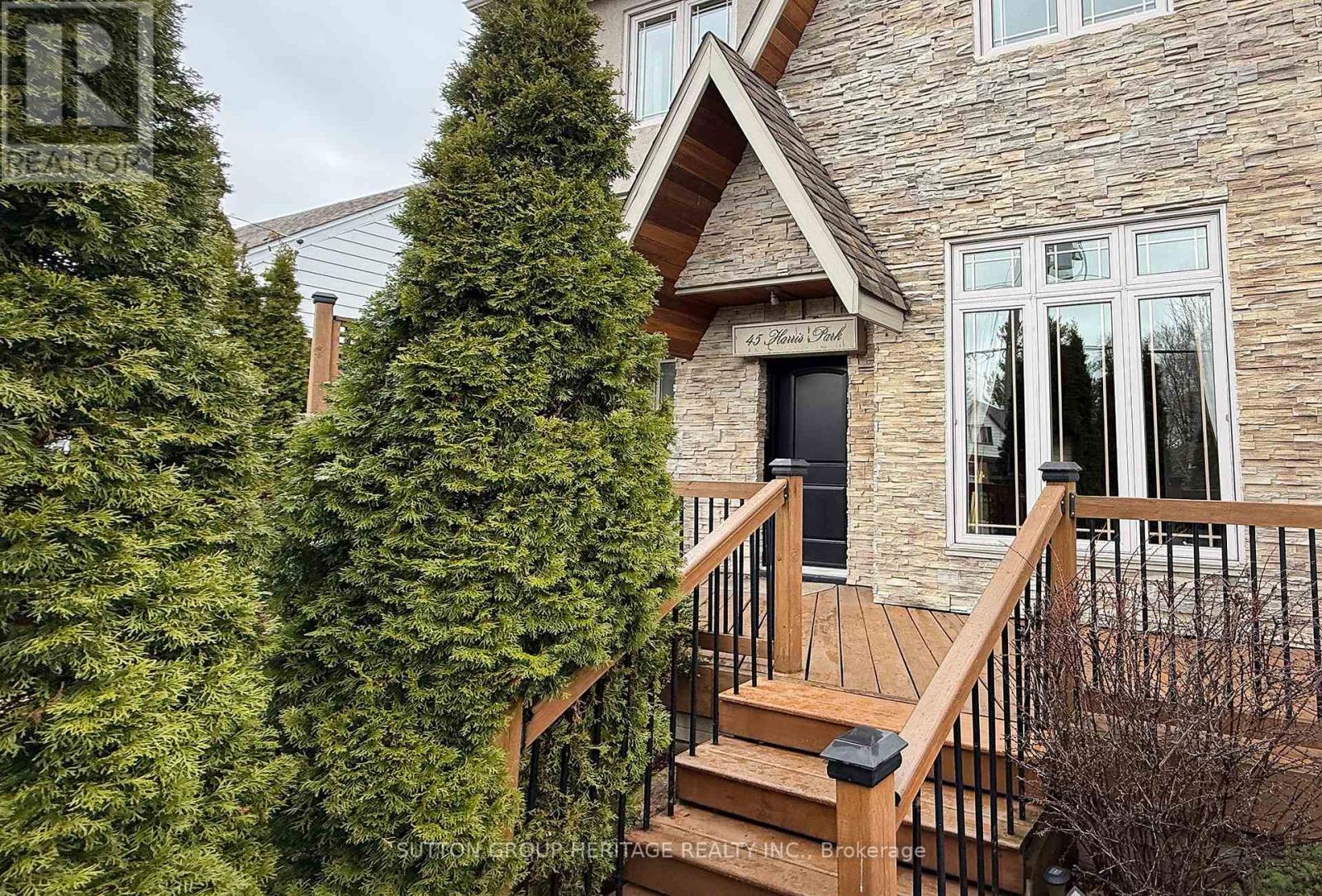 45 Harris Park Drive, Toronto, Ontario  M1L 3A5 - Photo 2 - E12991346