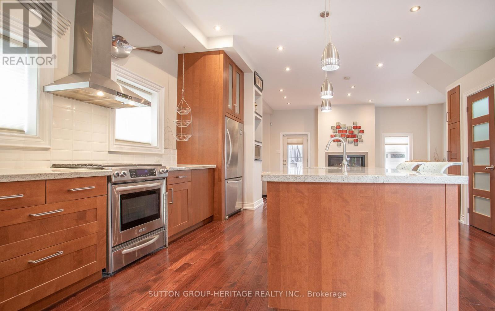 45 Harris Park Drive, Toronto, Ontario  M1L 3A5 - Photo 5 - E12991346