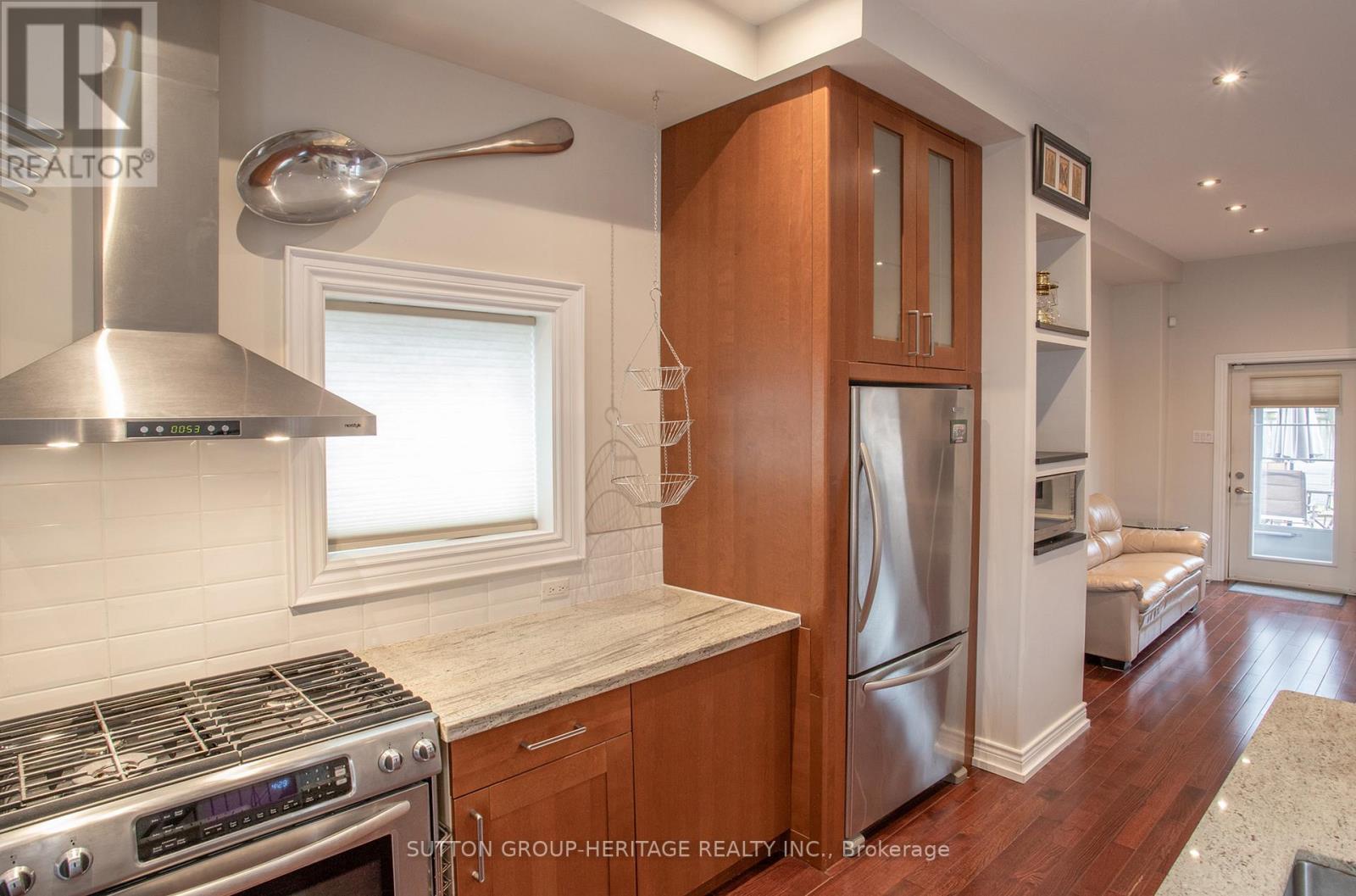 45 Harris Park Drive, Toronto, Ontario  M1L 3A5 - Photo 8 - E12991346