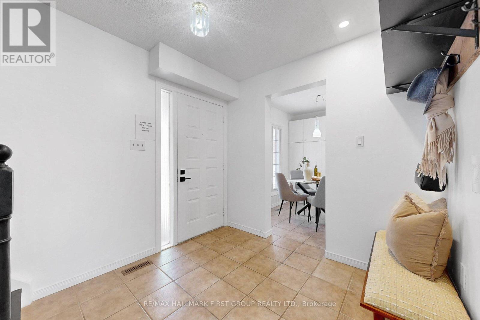 1138 Tanzer Court, Pickering, Ontario  L1W 3S4 - Photo 6 - E12991432