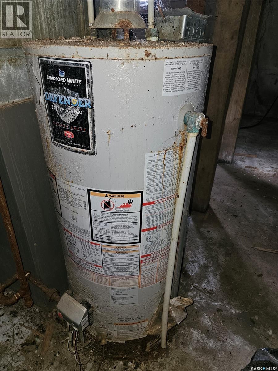 1038 Veterans Avenue, Esterhazy, Saskatchewan  S0A 0X0 - Photo 10 - SK031093