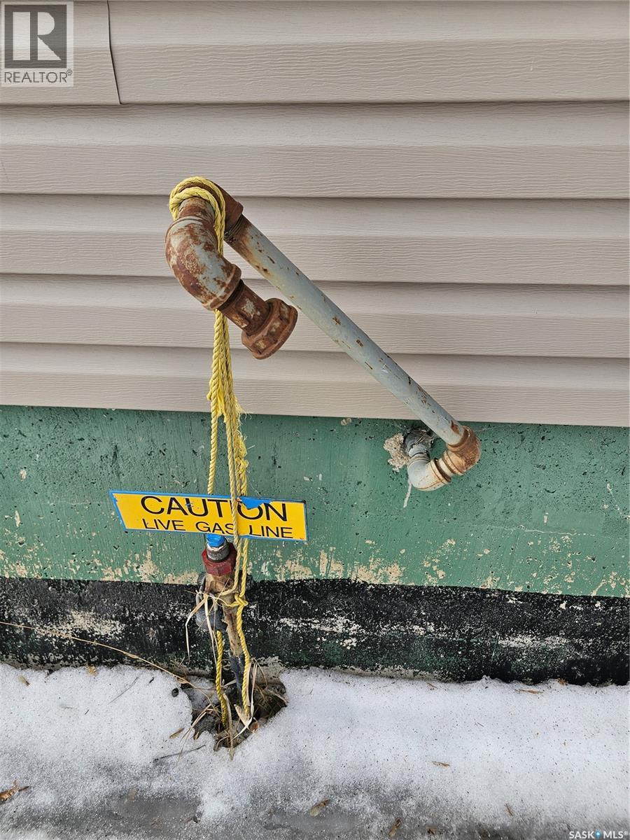 1038 Veterans Avenue, Esterhazy, Saskatchewan  S0A 0X0 - Photo 8 - SK031093