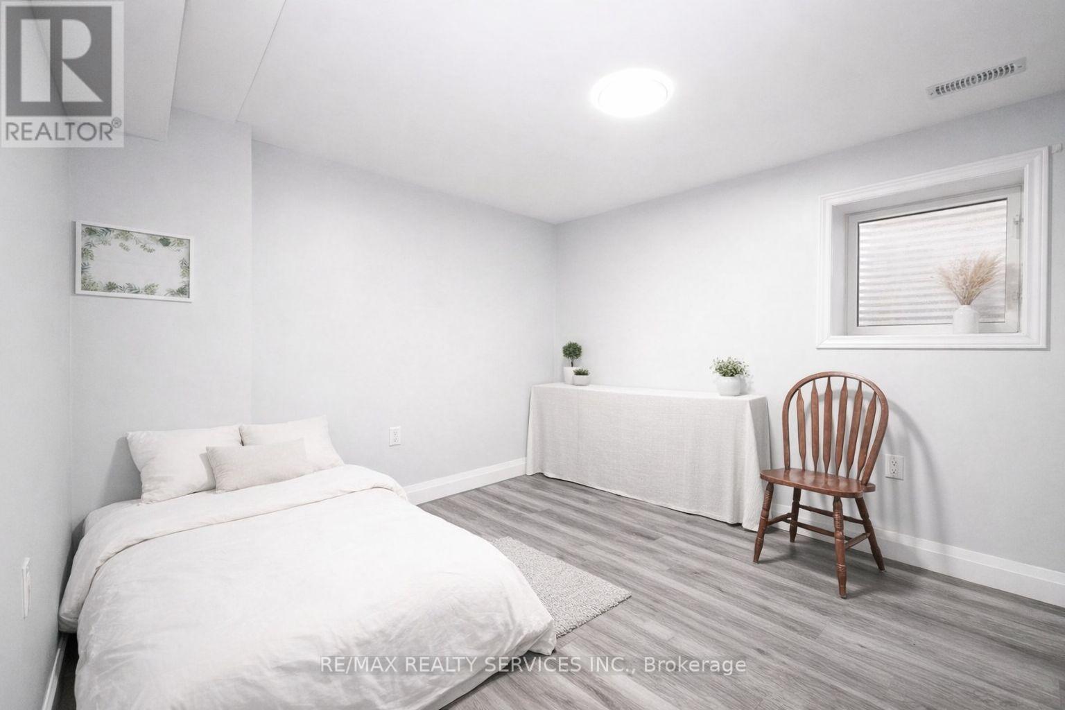 8 Yeoman Drive, Brantford, Ontario  N3R 7S8 - Photo 41 - X12991010