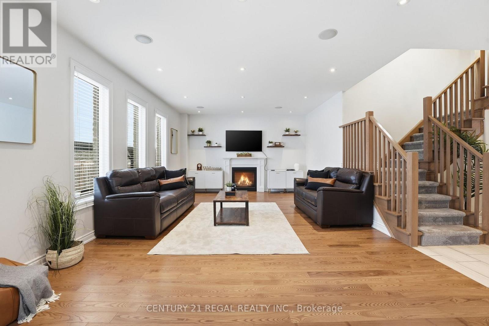 28 Tim Jacobs Drive, Georgina, Ontario  L4P 0G5 - Photo 6 - N12991226