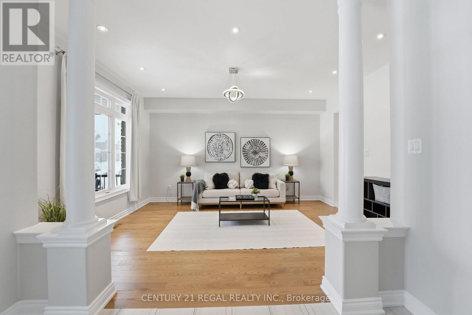 28 Tim Jacobs Drive, Georgina, Ontario  L4P 0G5 - Photo 7 - N12991226