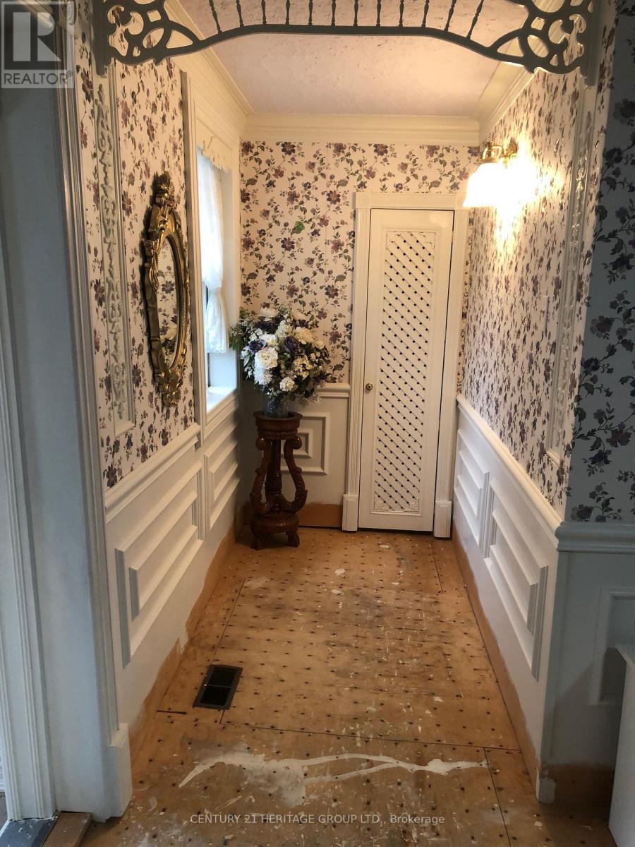 117 Lucas Street, Richmond Hill, Ontario  L4C 4P4 - Photo 10 - N12991248