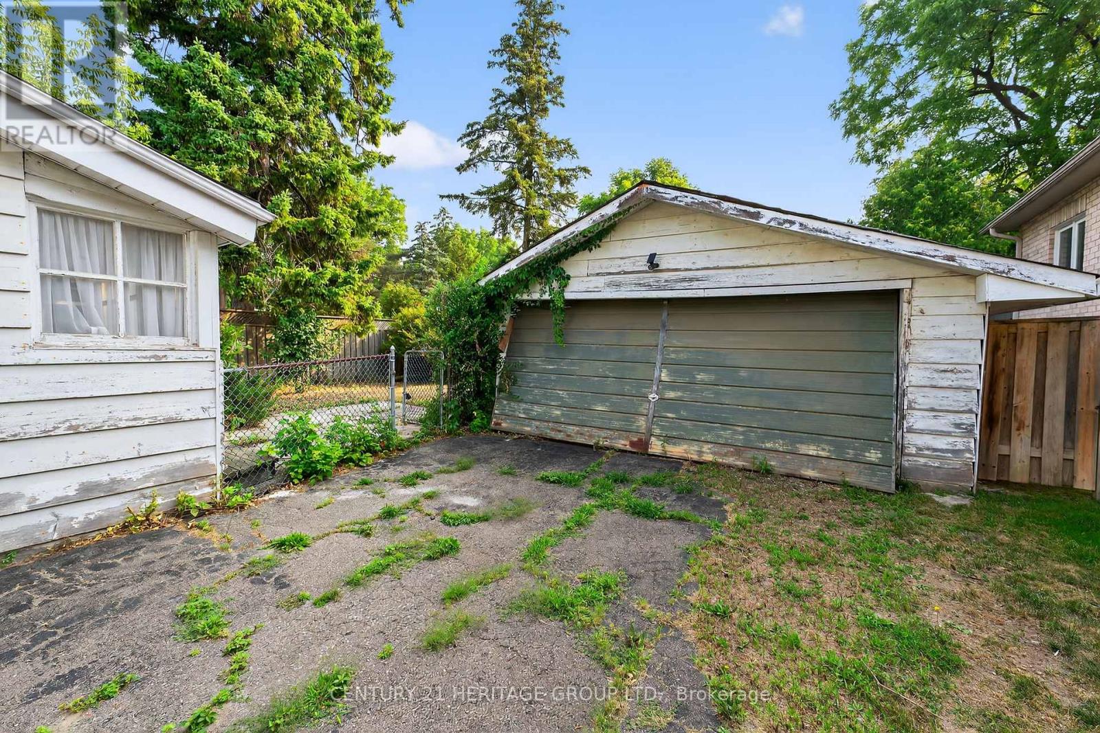 117 Lucas Street, Richmond Hill, Ontario  L4C 4P4 - Photo 27 - N12991248