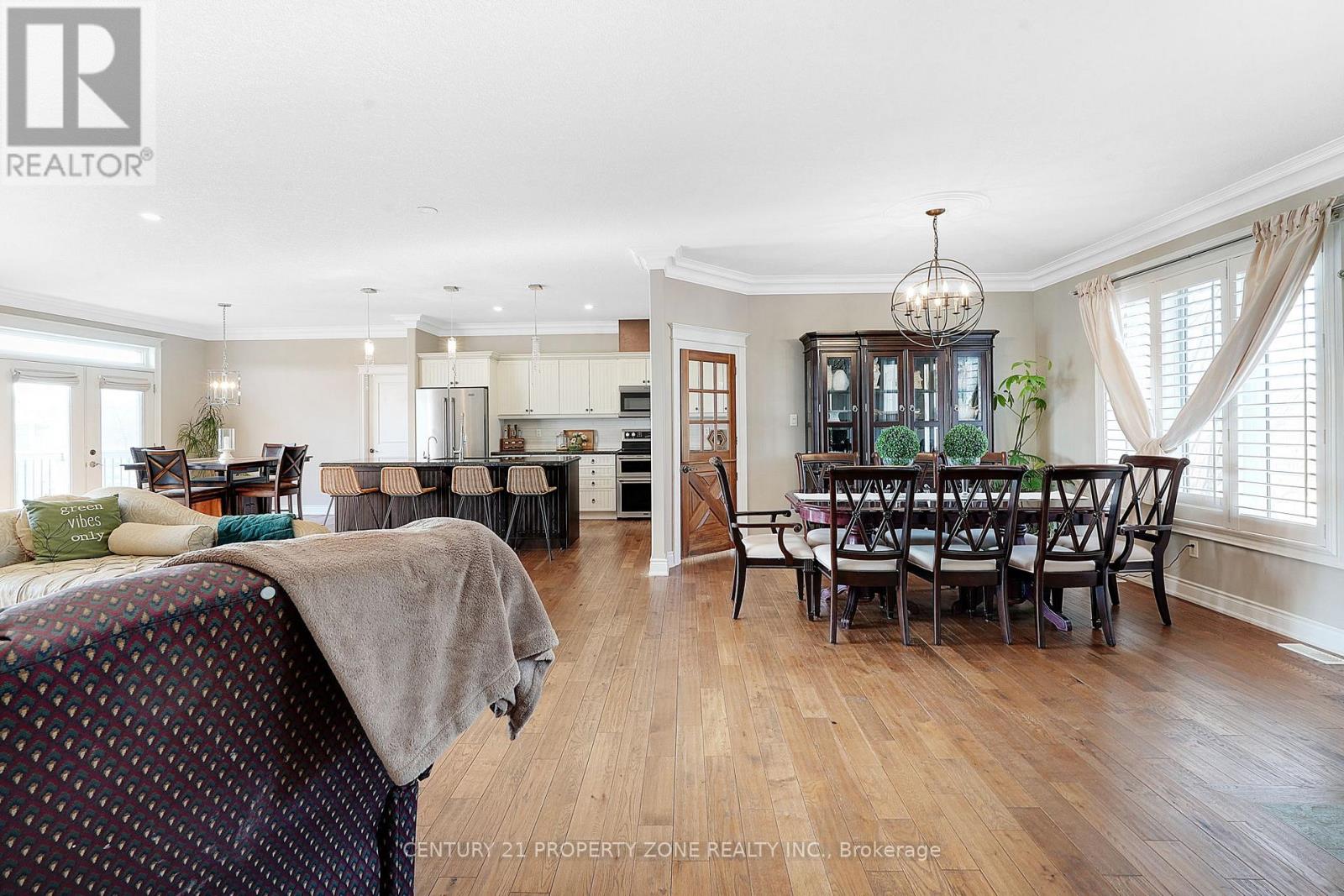 2 Harry Parker Place, Adjala-Tosorontio, Ontario  L0M 1J0 - Photo 5 - N12991272