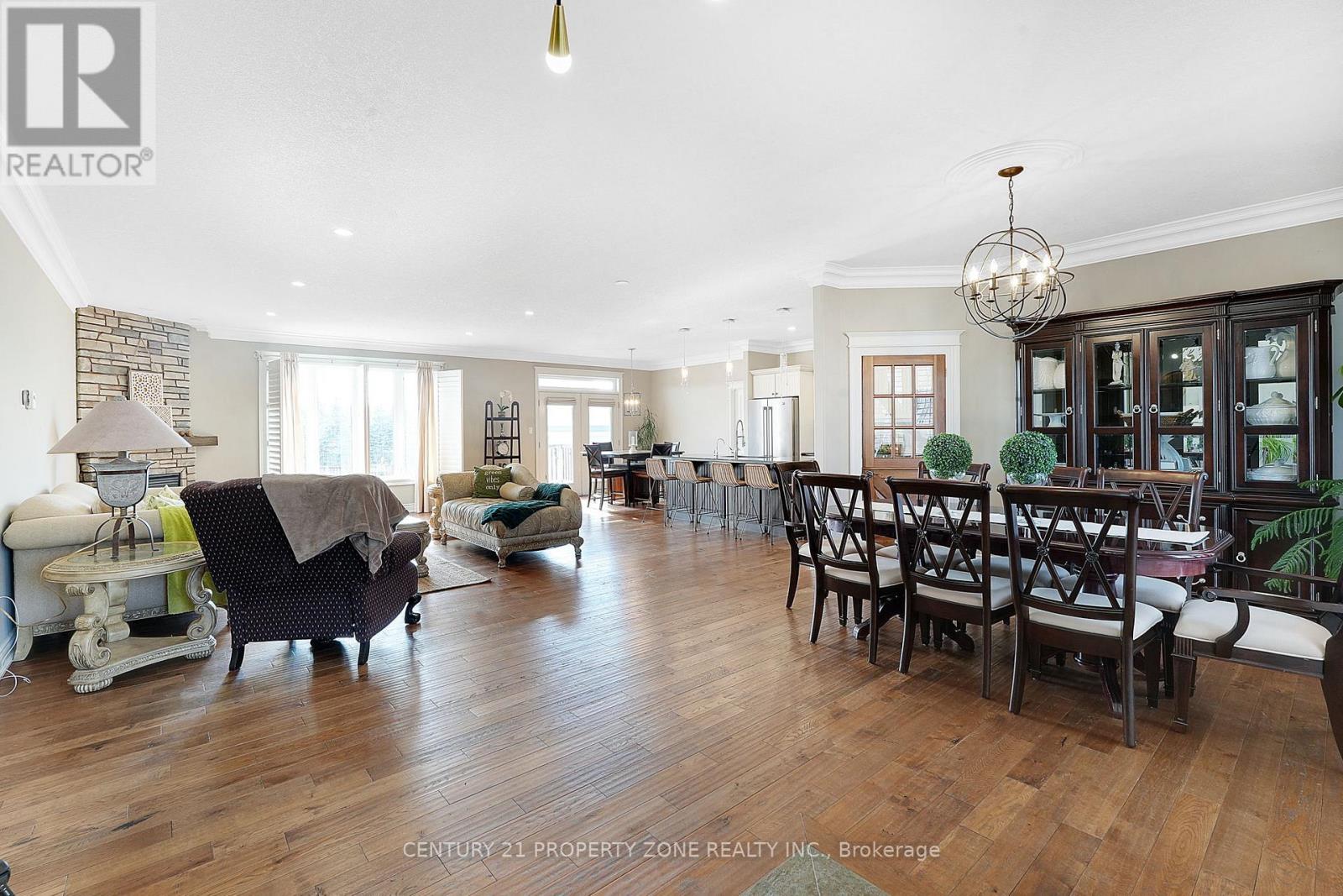 2 Harry Parker Place, Adjala-Tosorontio, Ontario  L0M 1J0 - Photo 6 - N12991272