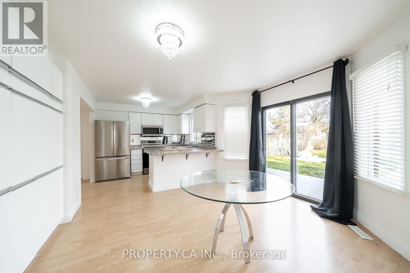 87 O'connor Crescent, Richmond Hill, Ontario  L4C 7N9 - Photo 11 - N12991376