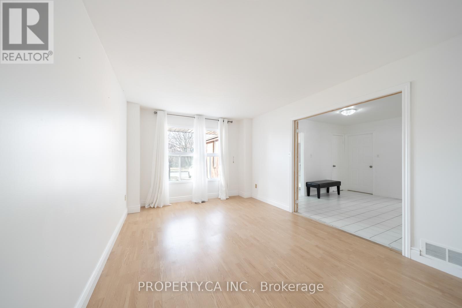 87 O'connor Crescent, Richmond Hill, Ontario  L4C 7N9 - Photo 17 - N12991376