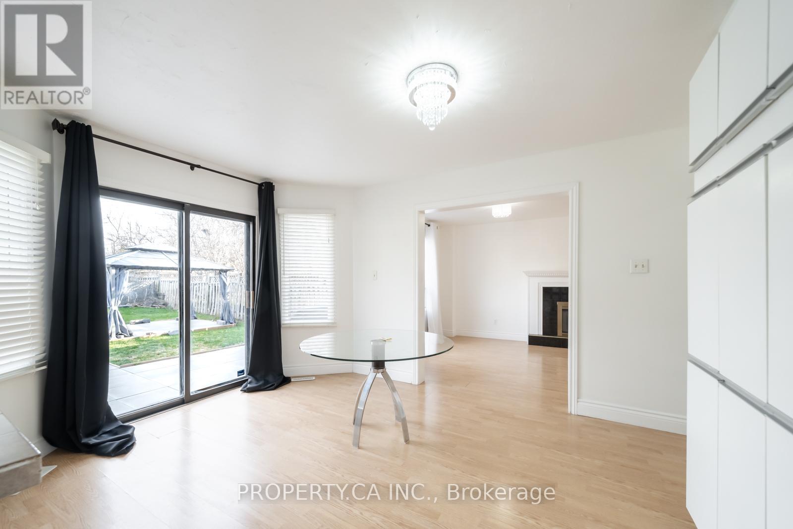 87 O'connor Crescent, Richmond Hill, Ontario  L4C 7N9 - Photo 9 - N12991376