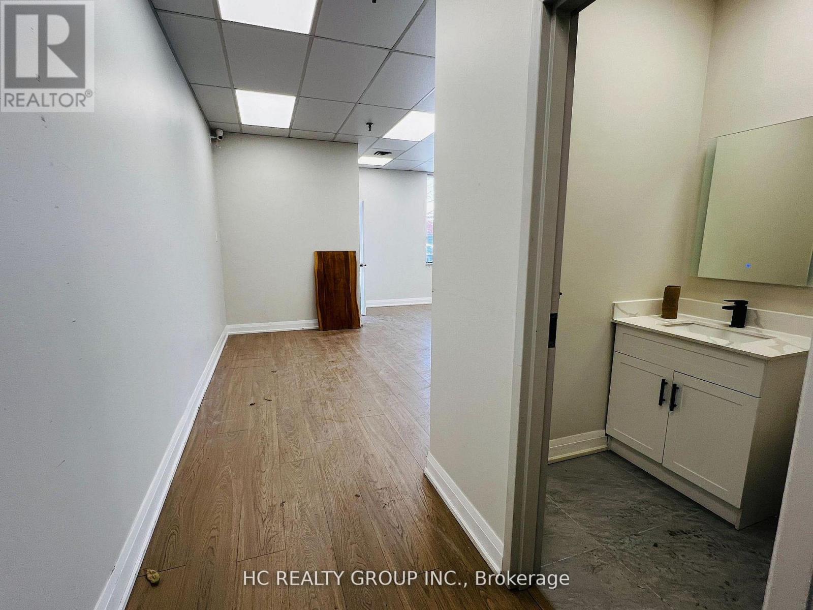 13 - 25 West Beaver Creek Road, Richmond Hill, Ontario  L4B 1K4 - Photo 4 - N12991452