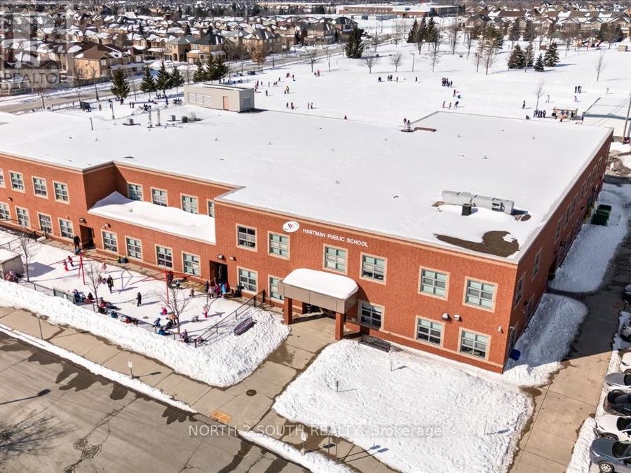 15 Gower Drive, Aurora, Ontario  L4G 0V9 - Photo 10 - N12991468