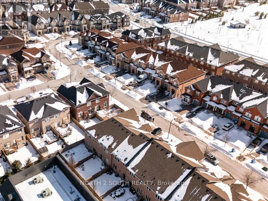 15 Gower Drive, Aurora, Ontario  L4G 0V9 - Photo 4 - N12991468