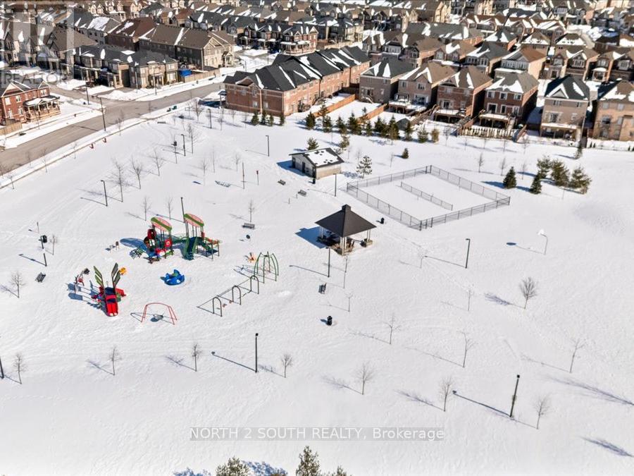 15 Gower Drive, Aurora, Ontario  L4G 0V9 - Photo 5 - N12991468