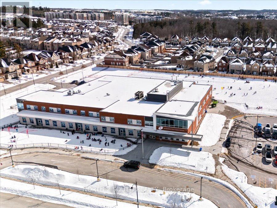 15 Gower Drive, Aurora, Ontario  L4G 0V9 - Photo 8 - N12991468