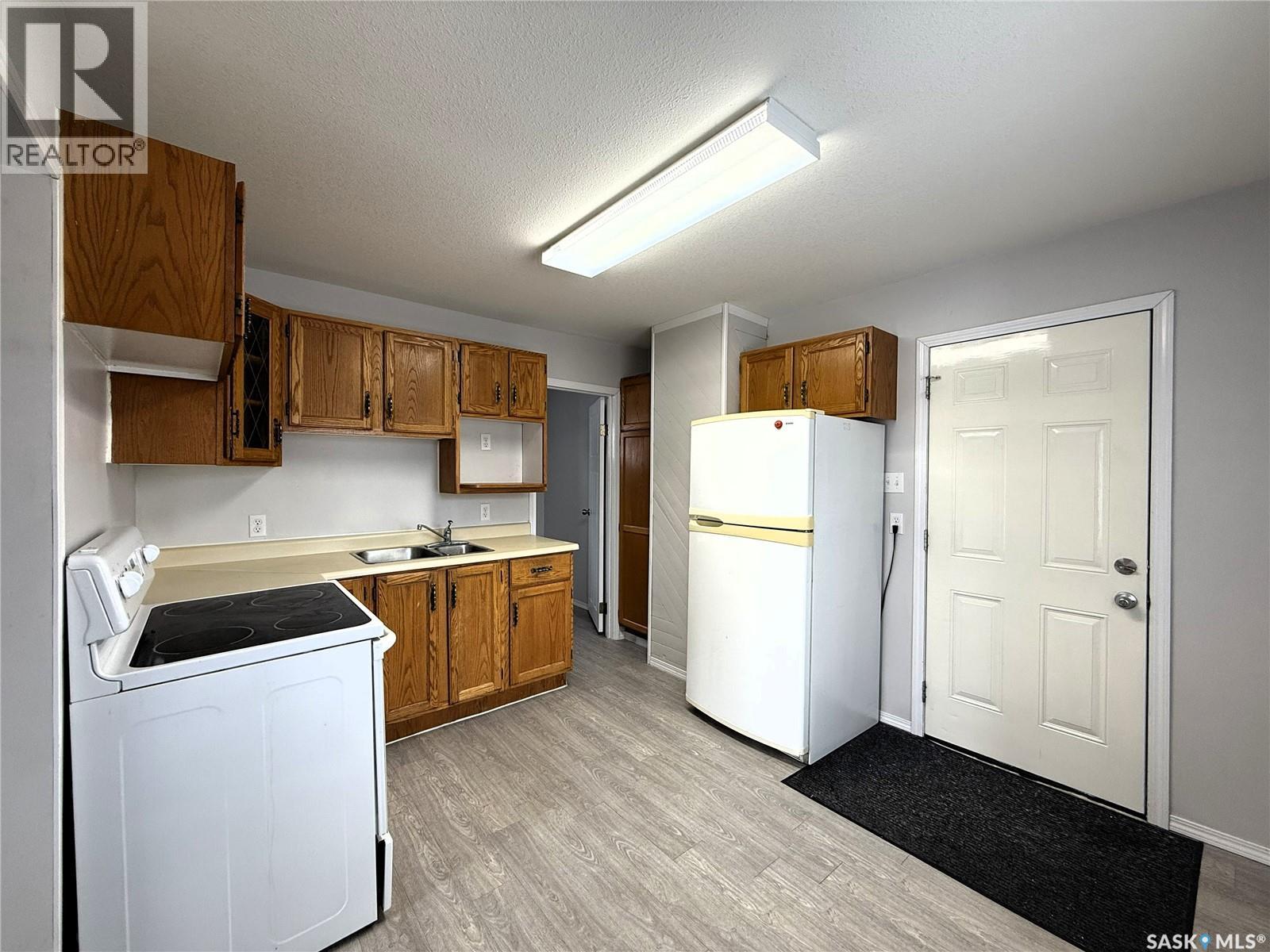 1478 1st Street E, Prince Albert, Saskatchewan  S6V 0E5 - Photo 9 - SK032754