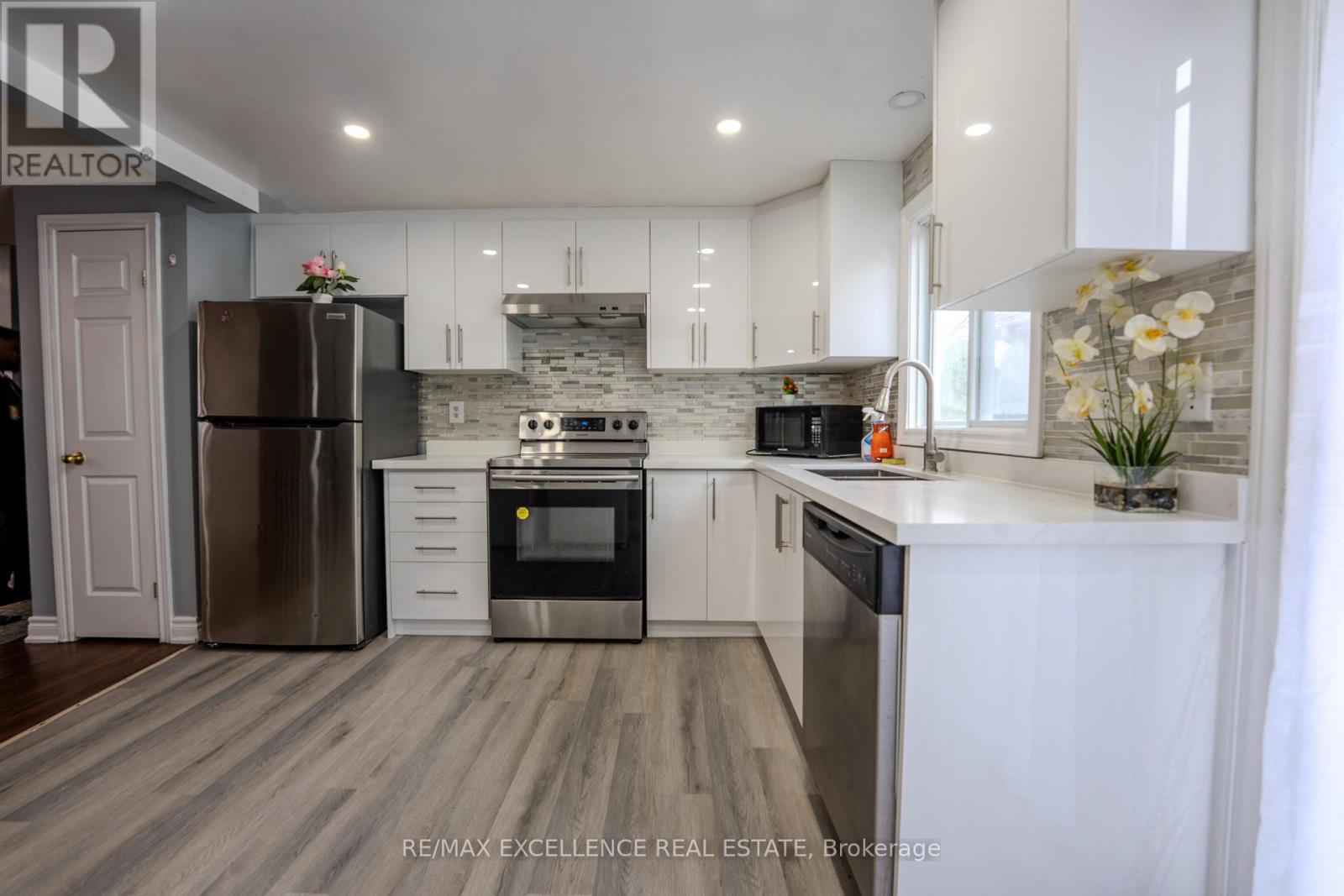 3 Hickling Trail, Barrie, Ontario  L4M 5V7 - Photo 11 - S12991234