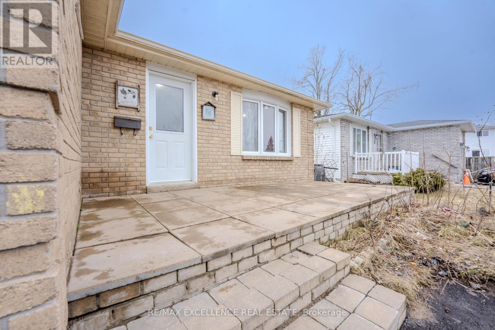 3 Hickling Trail, Barrie, Ontario  L4M 5V7 - Photo 3 - S12991234