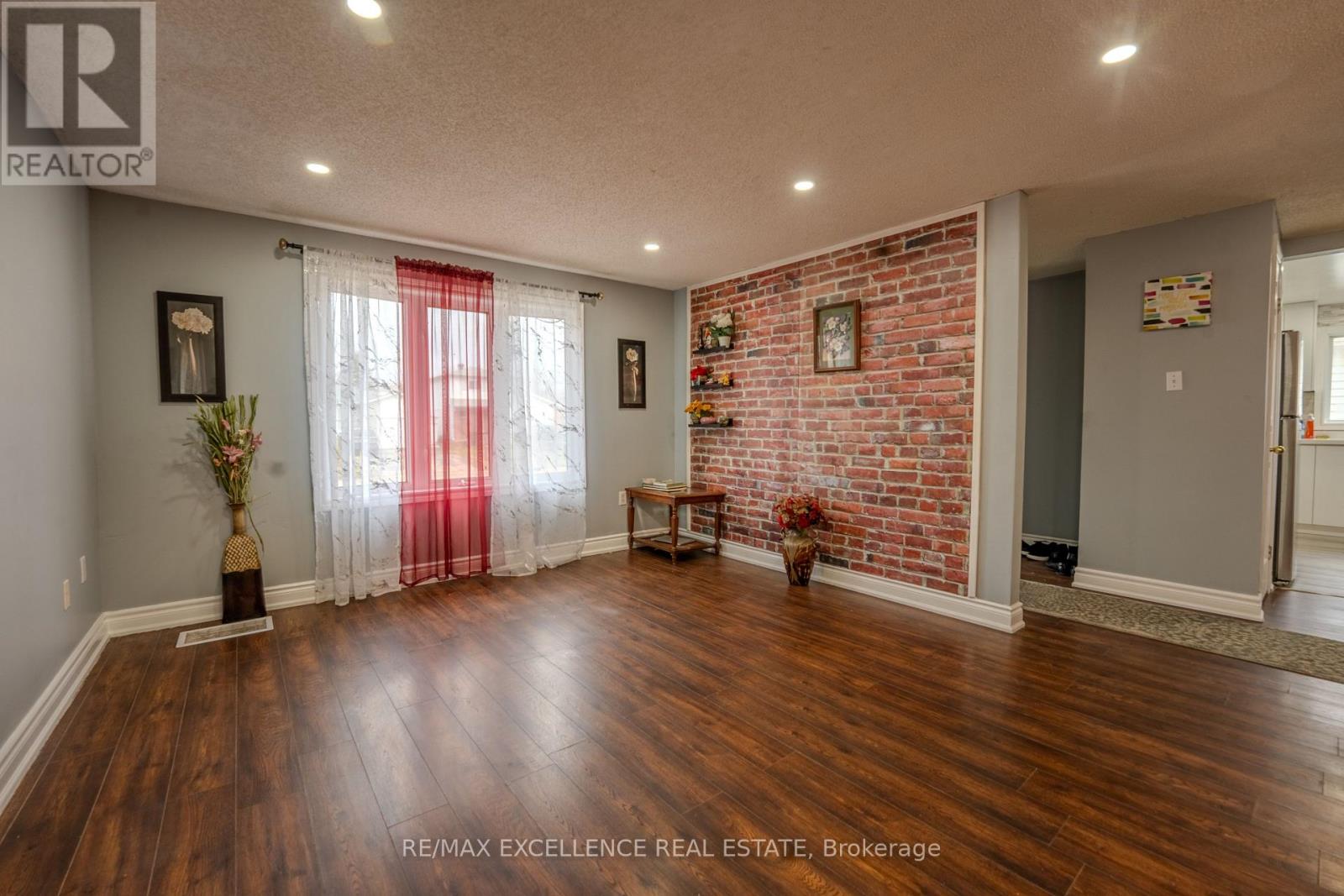 3 Hickling Trail, Barrie, Ontario  L4M 5V7 - Photo 8 - S12991234