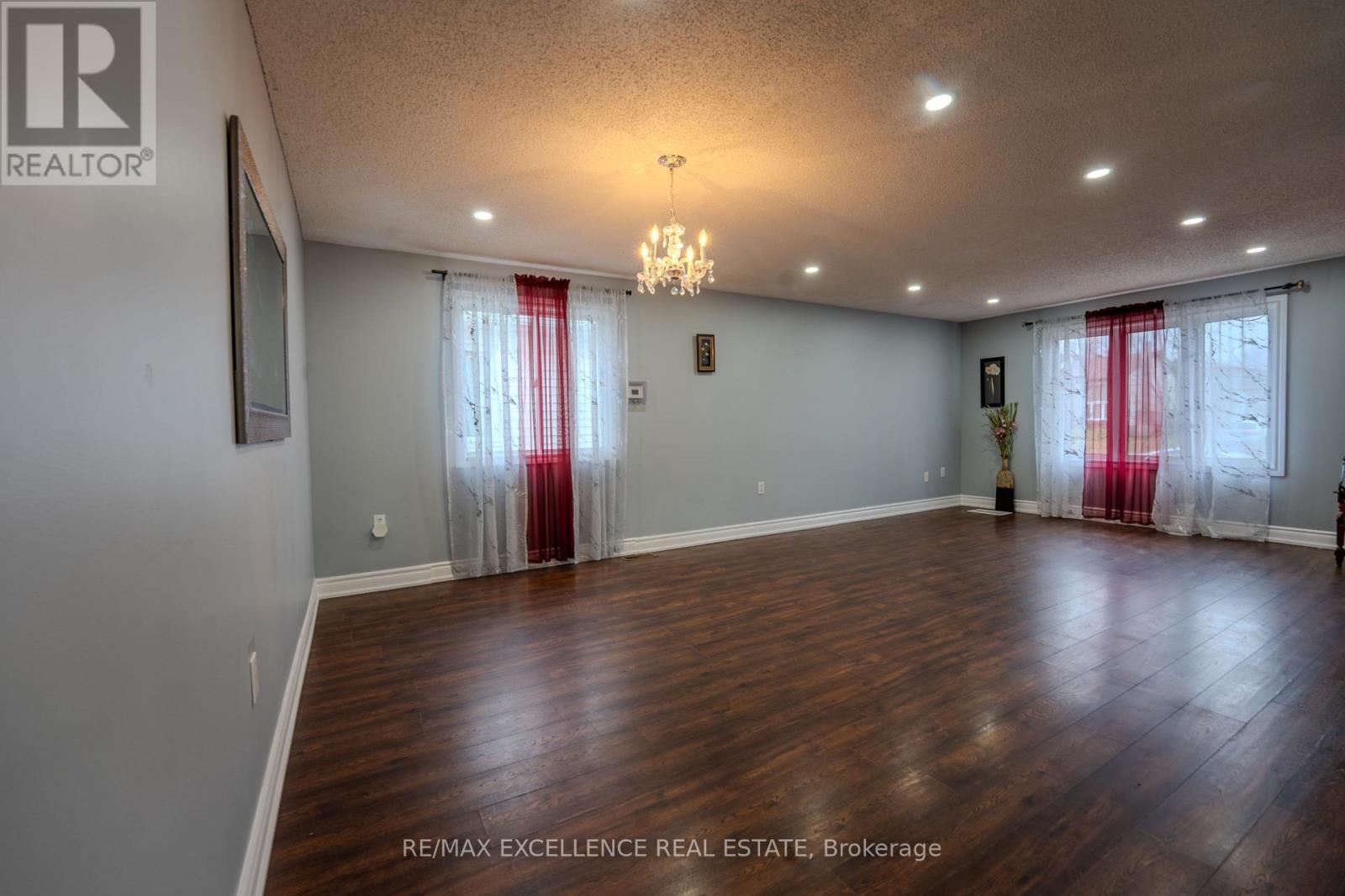 3 Hickling Trail, Barrie, Ontario  L4M 5V7 - Photo 9 - S12991234