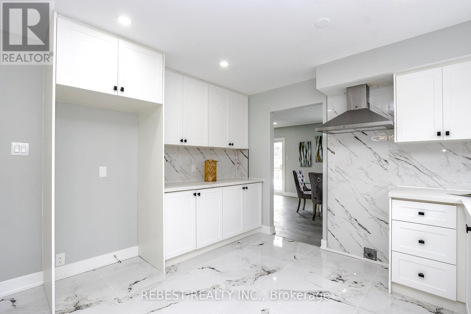 Main Floor - 92 Lillian Crescent, Barrie, Ontario  L4N 5H7 - Photo 14 - S12991286