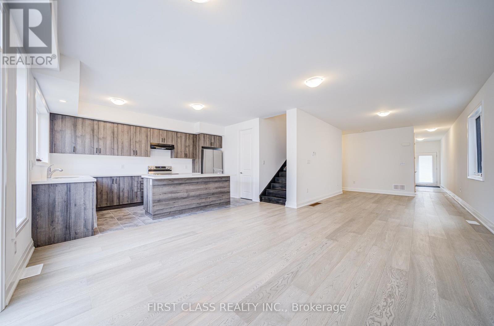 12 Barnyard Trail, Barrie, Ontario  L9J 0Y1 - Photo 3 - S12991384