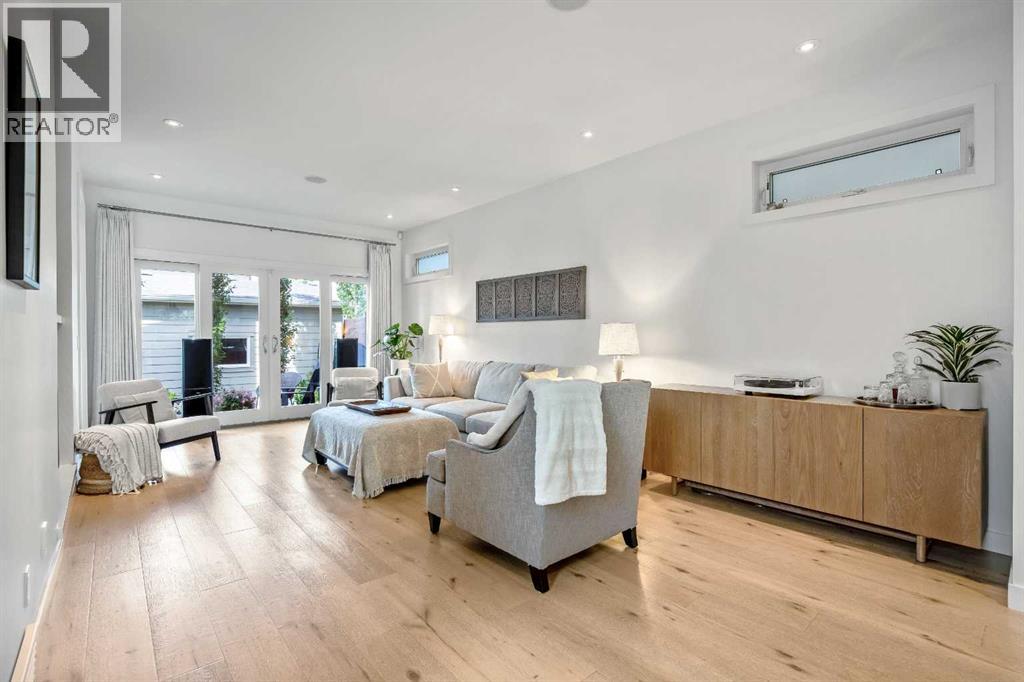 2136 53 Avenue Sw, Calgary, Alberta  T3E 1K8 - Photo 3 - A2299451