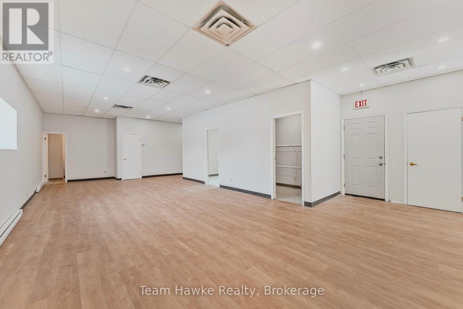 101 Main Street, Penetanguishene, Ontario  L9M 1S9 - Photo 15 - S12991262