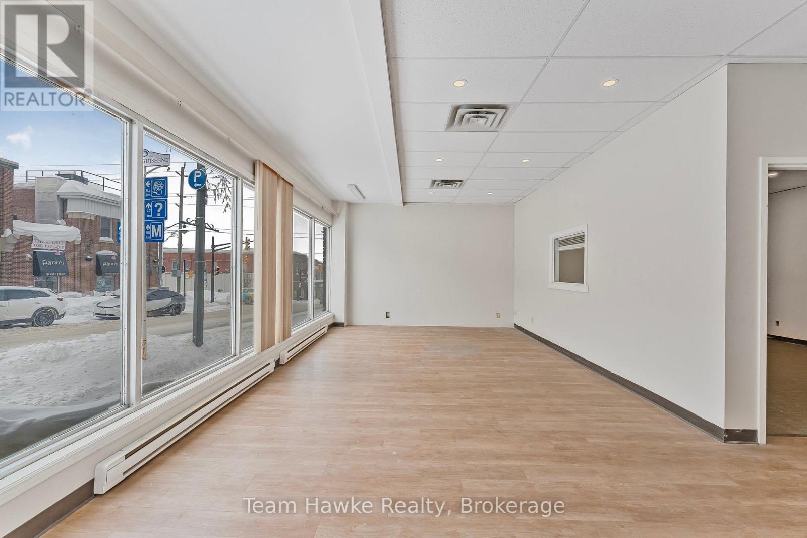 101 Main Street, Penetanguishene, Ontario  L9M 1S9 - Photo 5 - S12991262