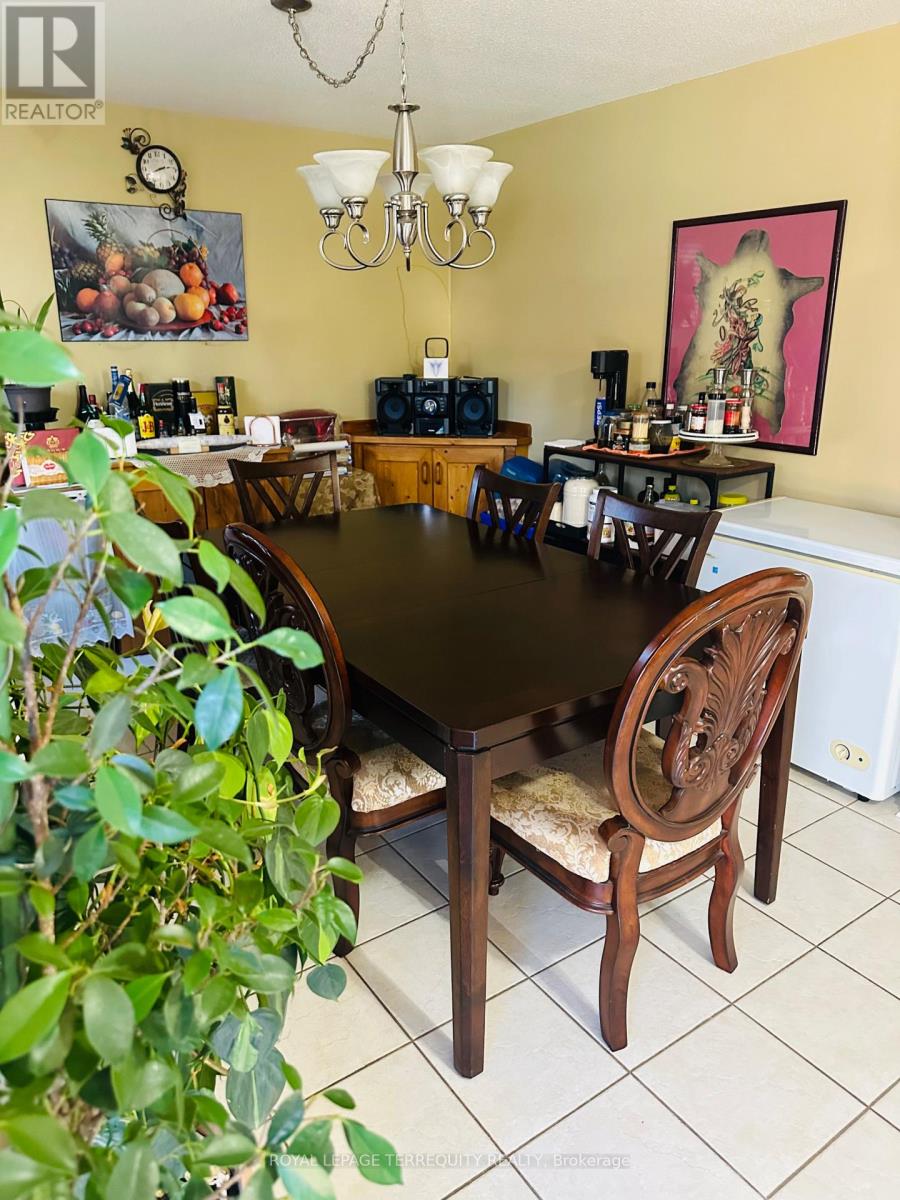 35 Raquel Street, Barrie, Ontario  L4N 9S4 - Photo 5 - S12987670