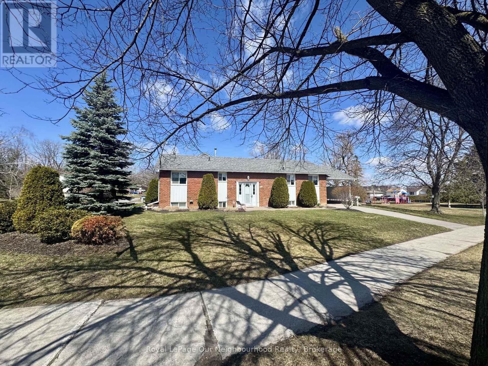 909 Whitefield Drive, Peterborough, Ontario  K9J 7W1 - Photo 2 - X12898546